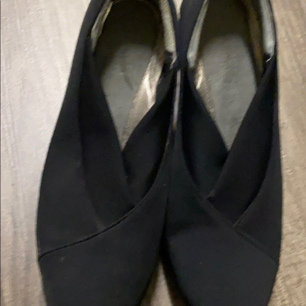Shoes - Picture 7 of 8